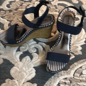 CHARLES by Charles David wedges